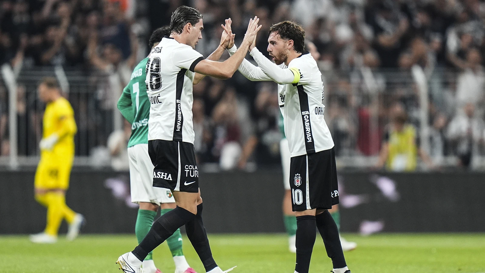 Beşiktaş, UEFA Avrupa Ligi'nde tur kapısını sonuna kadar araladı