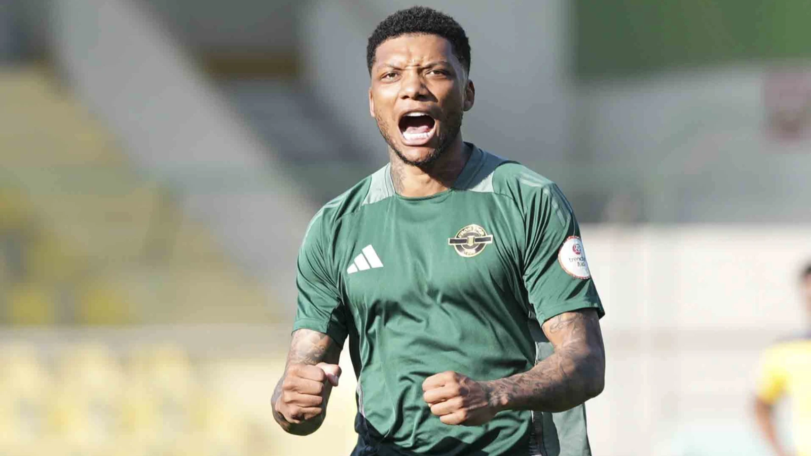 Junior Fernandes, Esenler Erokspor formasıyla tarih yazmaya devam ediyor
