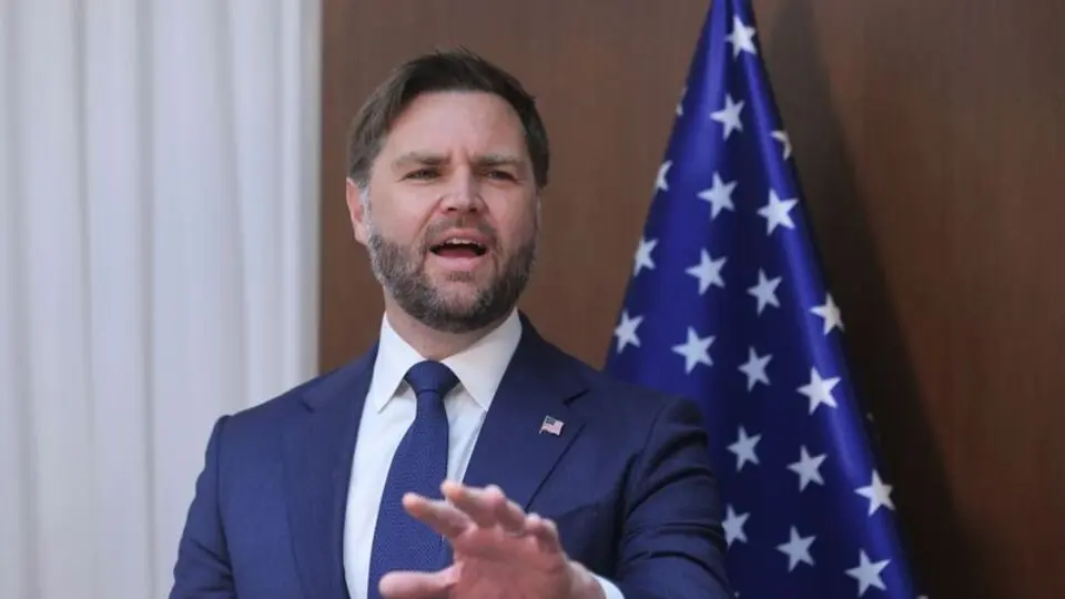 JD Vance: Bu çılgınlığa son verin ve hükümeti açın