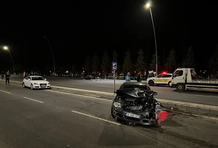 Kayseri’de iki otomobil çarpıştı: 1 yaralı