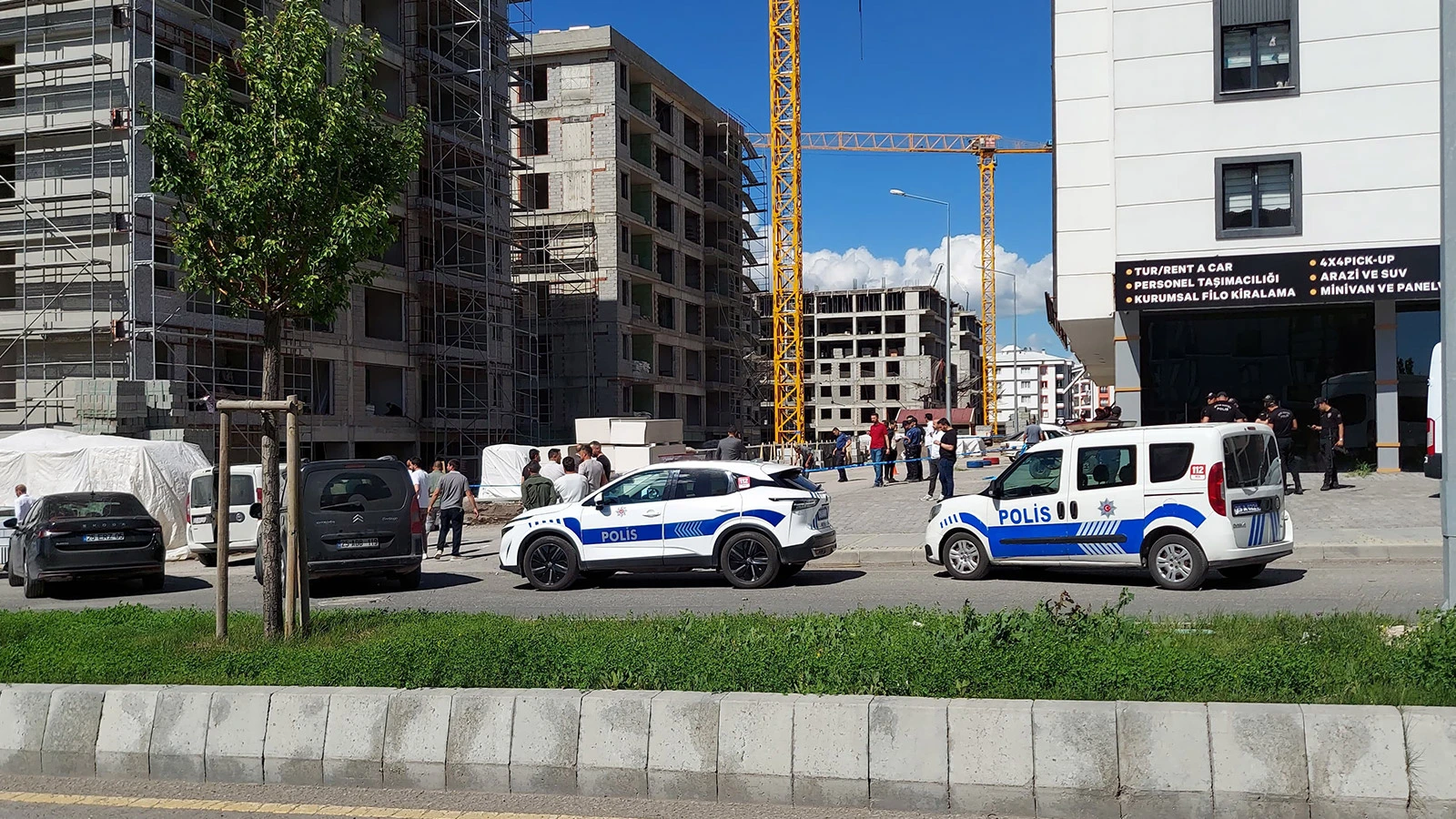 Kaza ile başladı, büyüyen kavgada silahlar konuştu