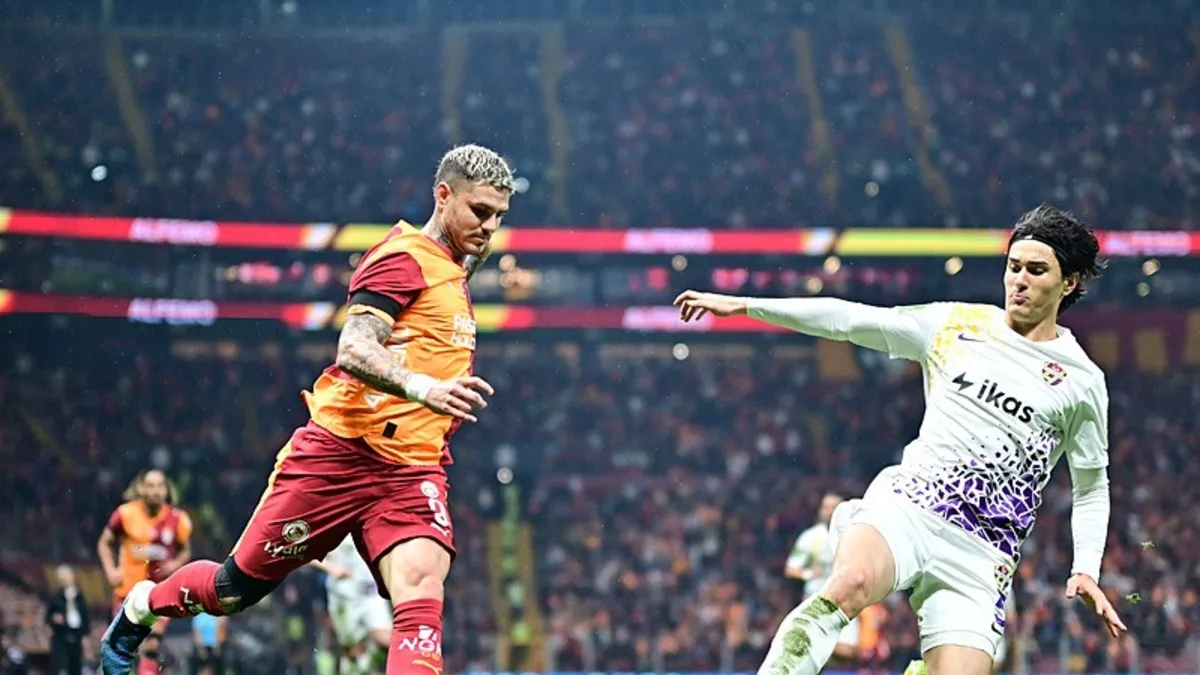 Galatasaray-Eyüpspor maçında kırmızı kart kararı!