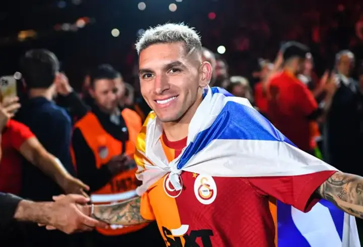 Galatasaray, Lucas Torreira'nın performansına kayıtsız kalmadı!