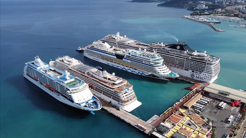 Türkiye, kruvaziyer turizminde yıllık 3 milyon yolcu hedefliyor