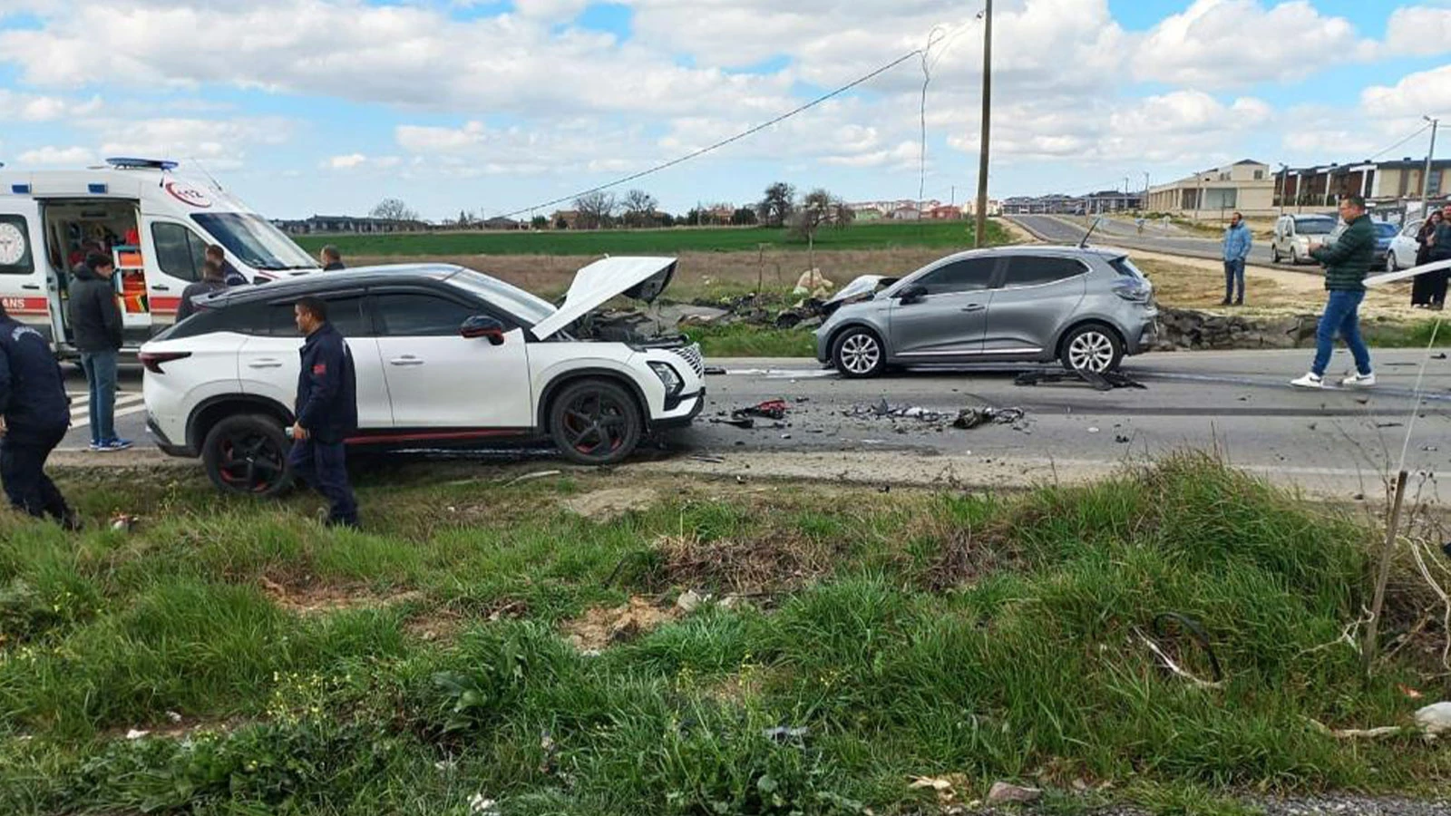 Zincirleme kaza: 3’ü askeri personel 6 yaralı