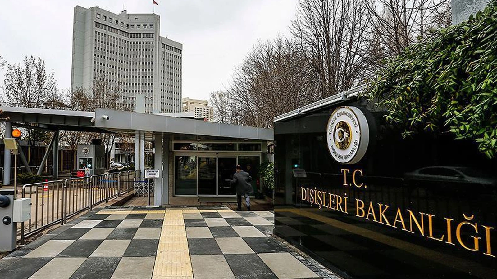 Dışişleri Bakanlığı, İsrail'in Suriye'nin güneyindeki askeri altyapıya saldırısını kınadı