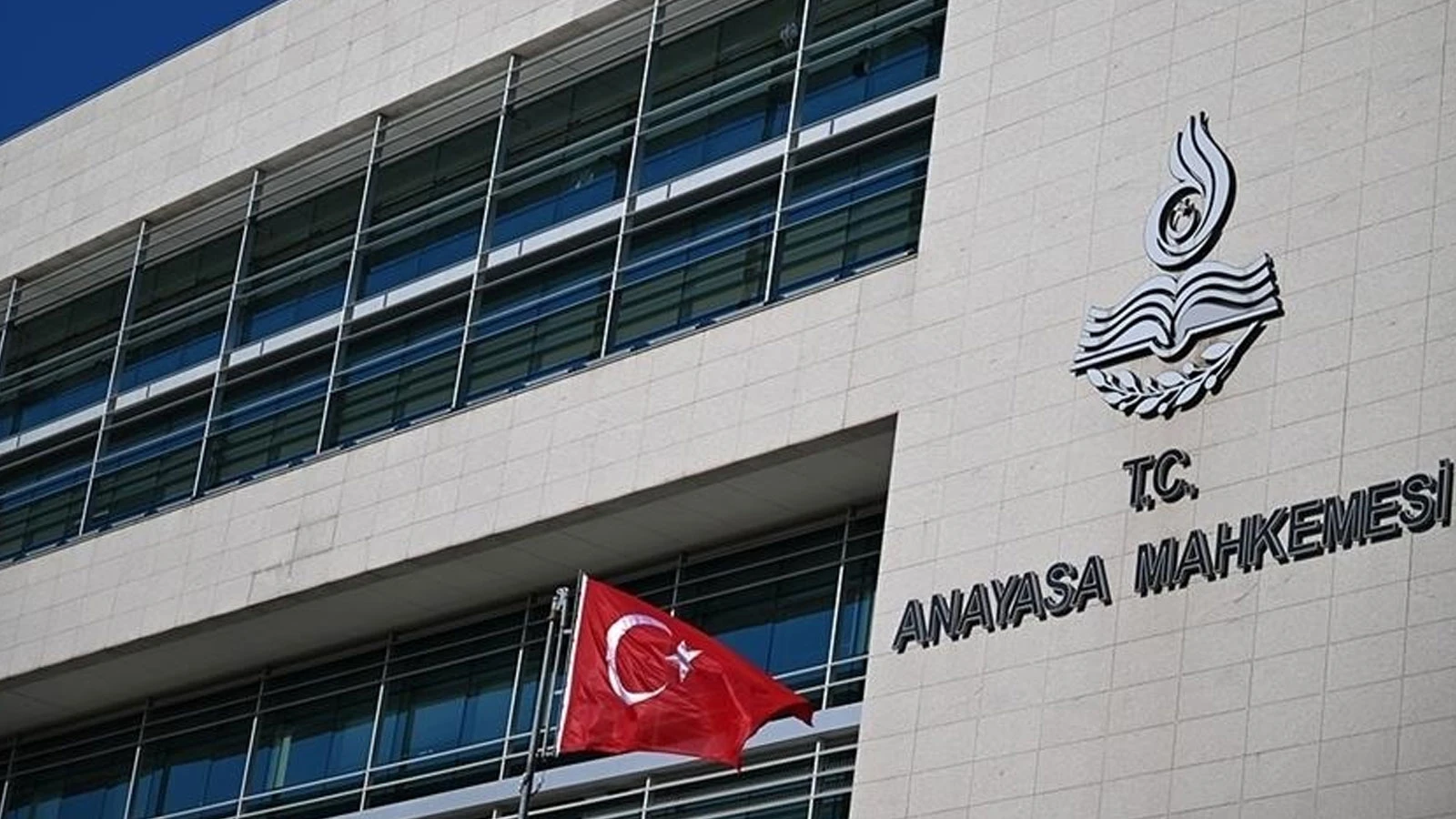 Yürürlüğü durdurma ve iptal istemi... CHP, bazı kanunlarla ilgili AYM'ye başvurdu