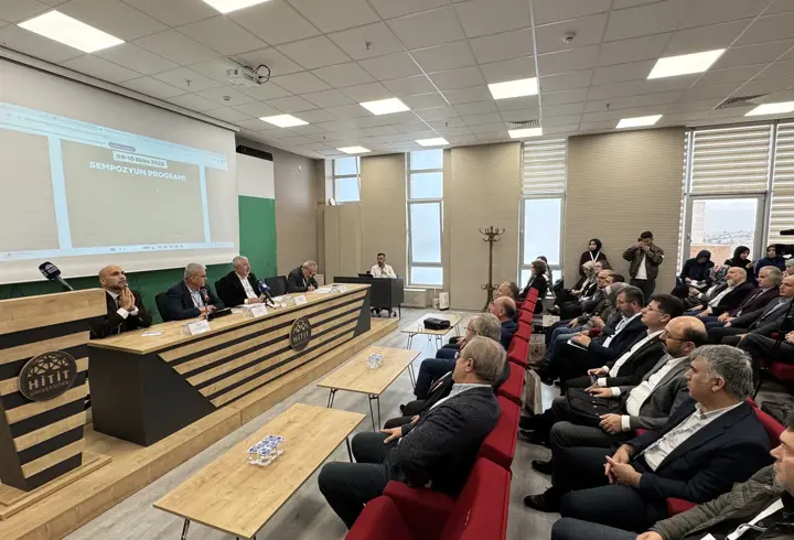 Çorum'da "Coğrafya ve Toplum" konulu üçüncü Din ve Coğrafya Sempozyumu başladı