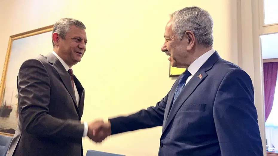 Meclis'te Özel-Arınç görüşmesi