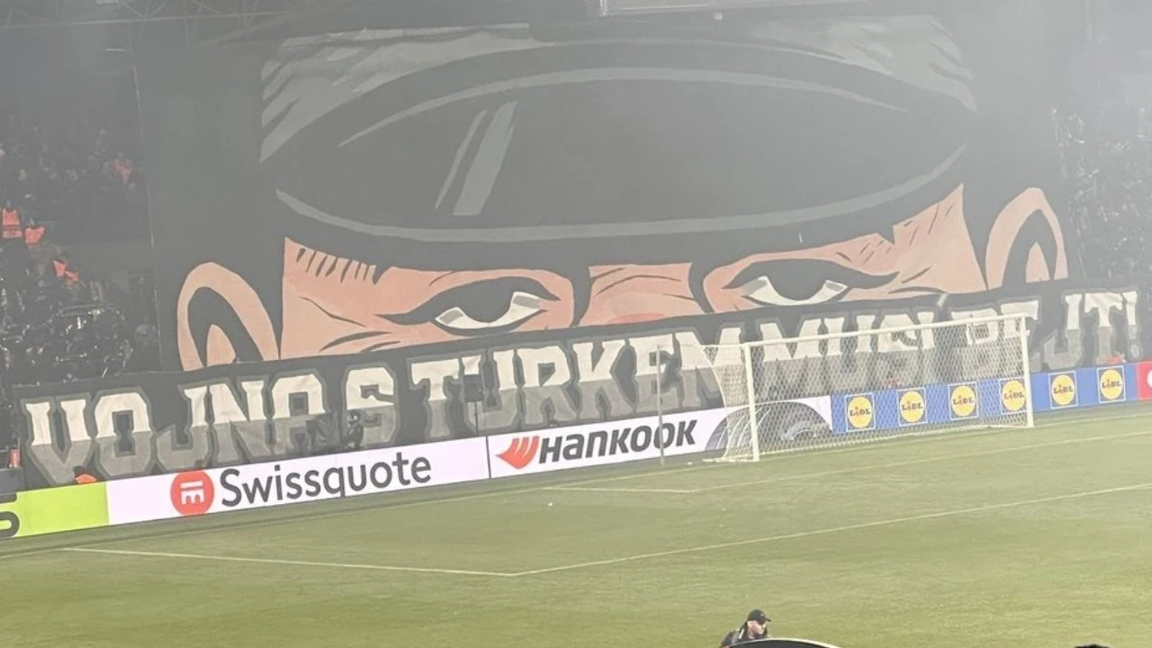 Irkçı pankarta UEFA'dan ceza: Fenerbahçe maçında açılmıştı