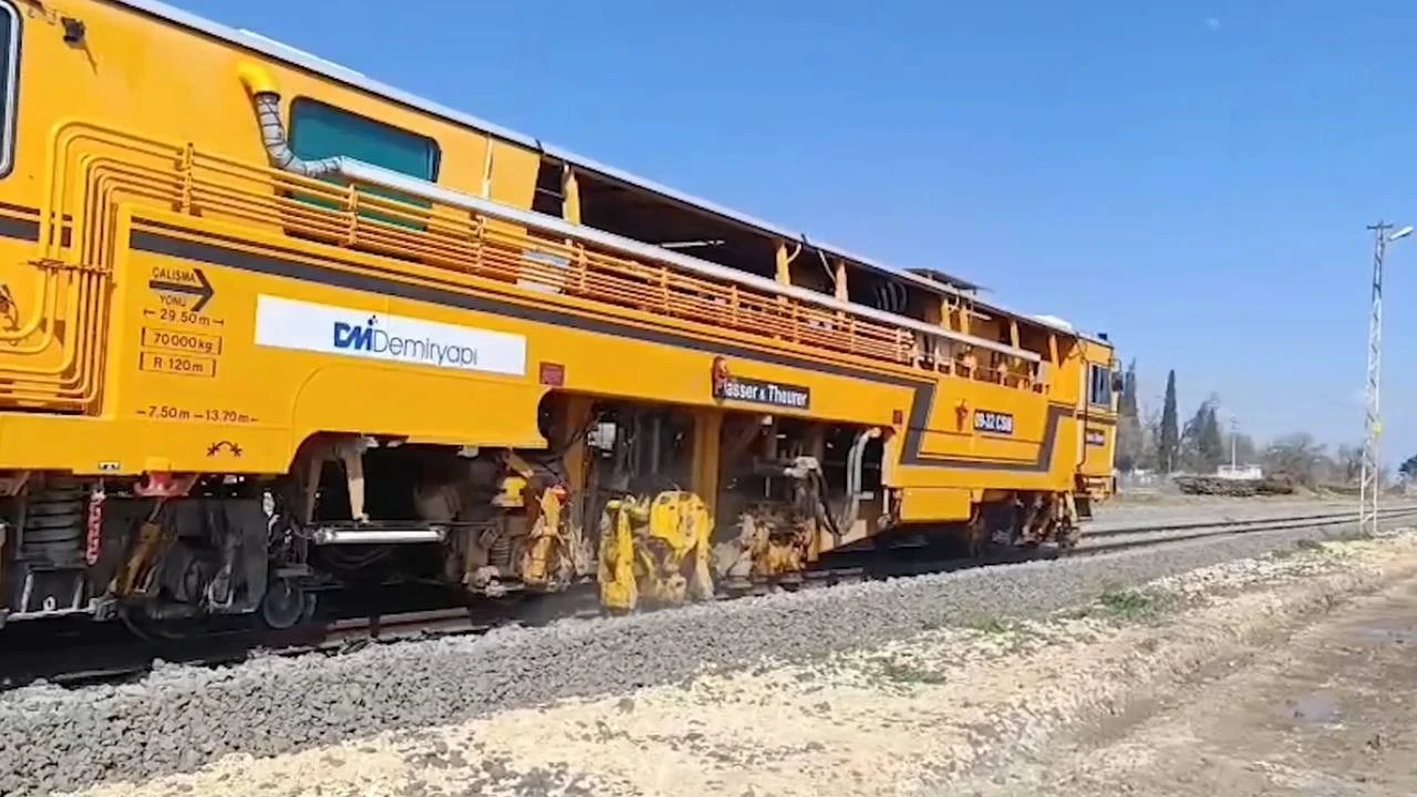 Suriye sınırındaki 350 kilometrelik hat tren trafiğine açıldı