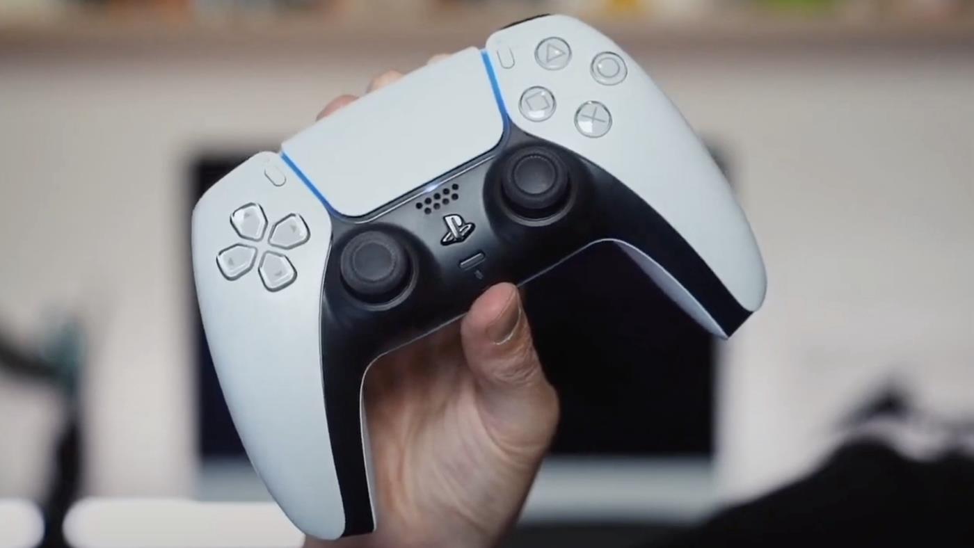 PS5 Pro'nun yenilenen DualSense kontrolcüsü daha iyi pil ömrü sunuyor