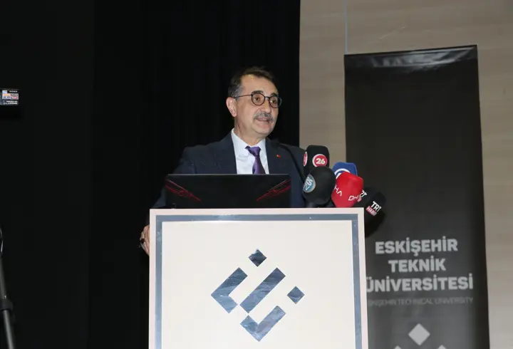Dönmez: Yapay zeka alanında çok iç açıcı bir durumda değiliz