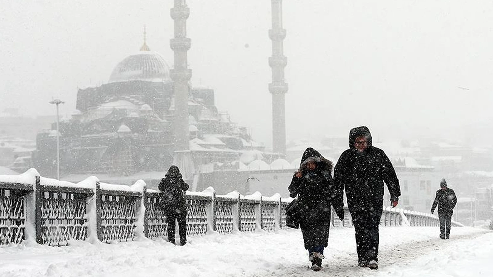 Kar yağışı geri döndü: İstanbul ve birçok il için uyarı; 5 gün sürecek