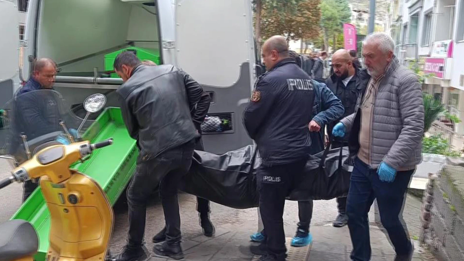 16 Yaşındaki Kız Öğrenci Yatağında Ölü Bulundu