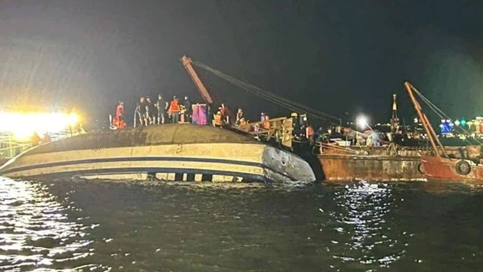 Vietnam’da tekne faciası: 27 kişi hayatını kaybetti