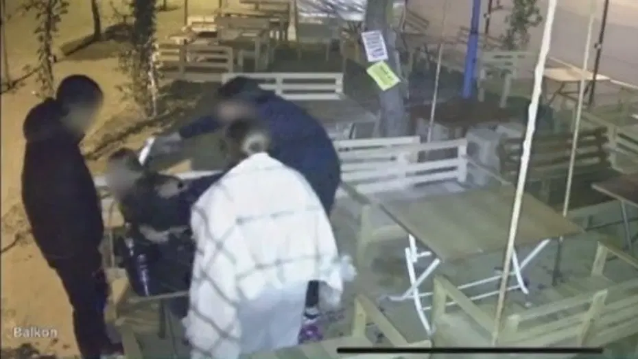 Kız kardeşinin kafasına silah dayadı, gözaltına alındı