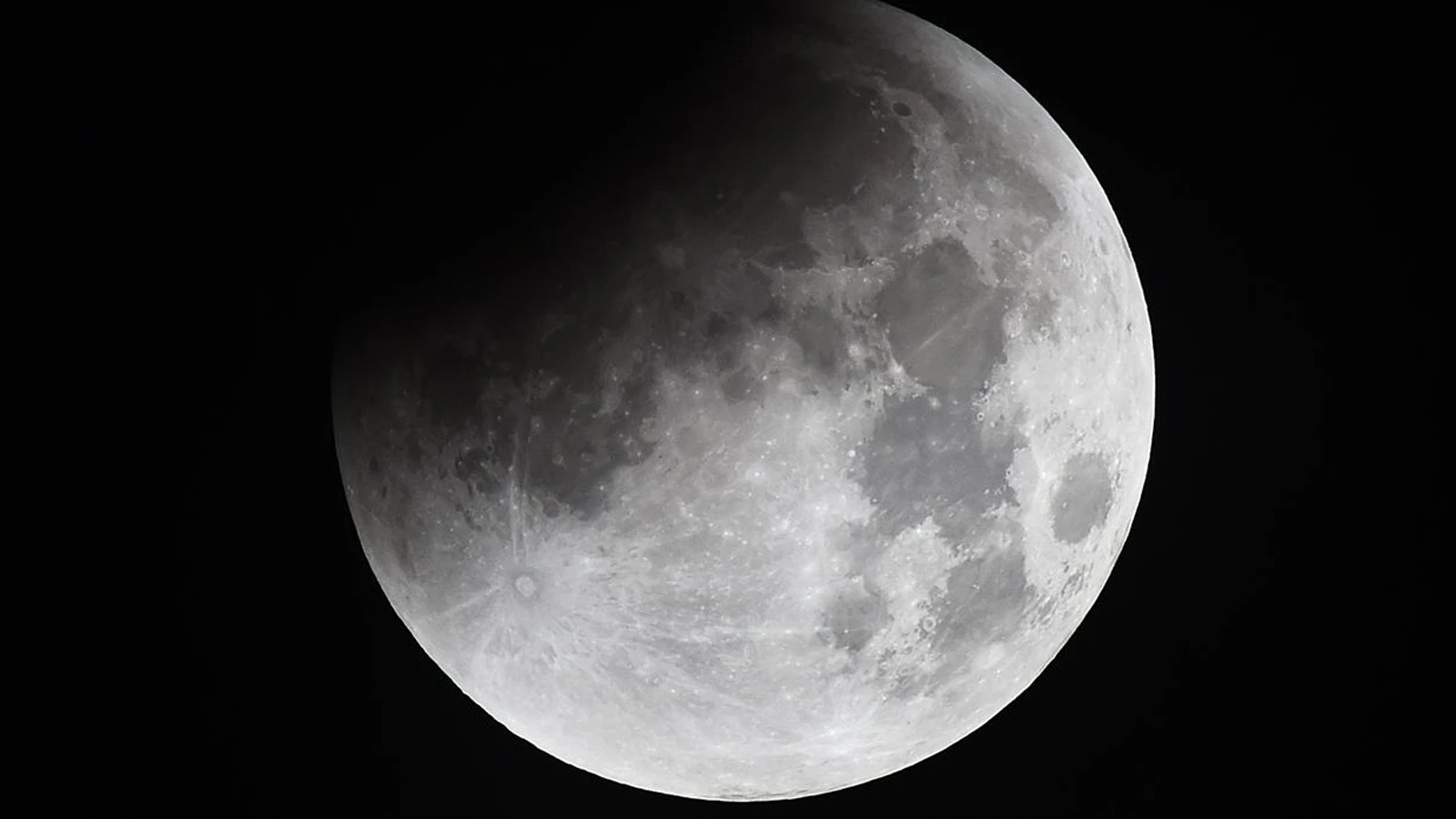 Flaş iddia... NASA, Ay'a nükleer reaktör göndermeye hazırlanıyor!