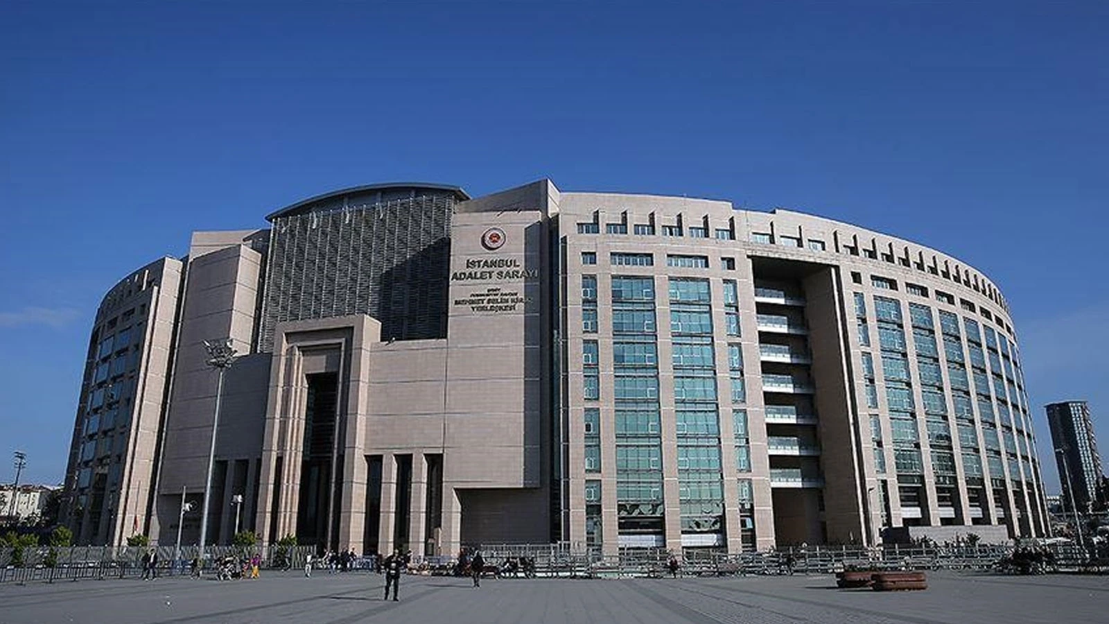 Ünlülere yönelik uyuşturucu operasyonu: 4 isim gözaltına alındı