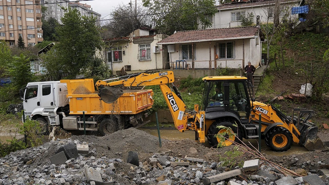 İstanbul'da Sel Sonrası Bilanço Ağır: Hasarı Gidermek İçin Çalışmalar Sürüyor