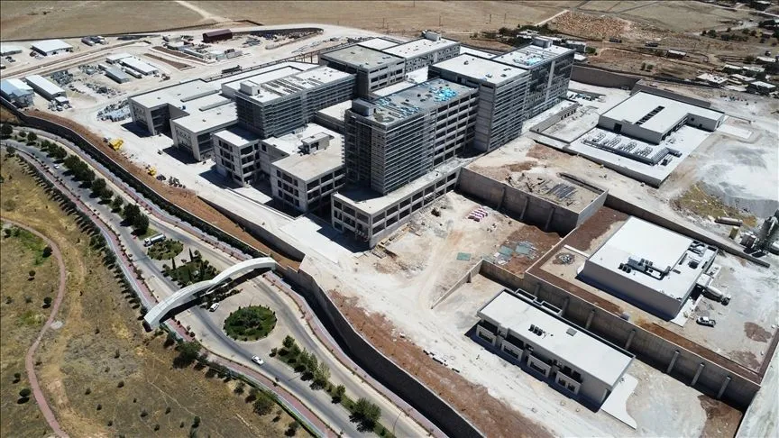 Doğu'da daha kaliteli ve konforlu hizmet için hastaneler yükseliyor