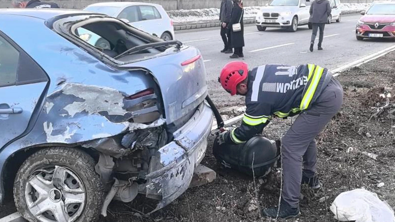 Trafik kazası sonrası araçtan kopan LPG tankı korku dolu anlar yaşattı