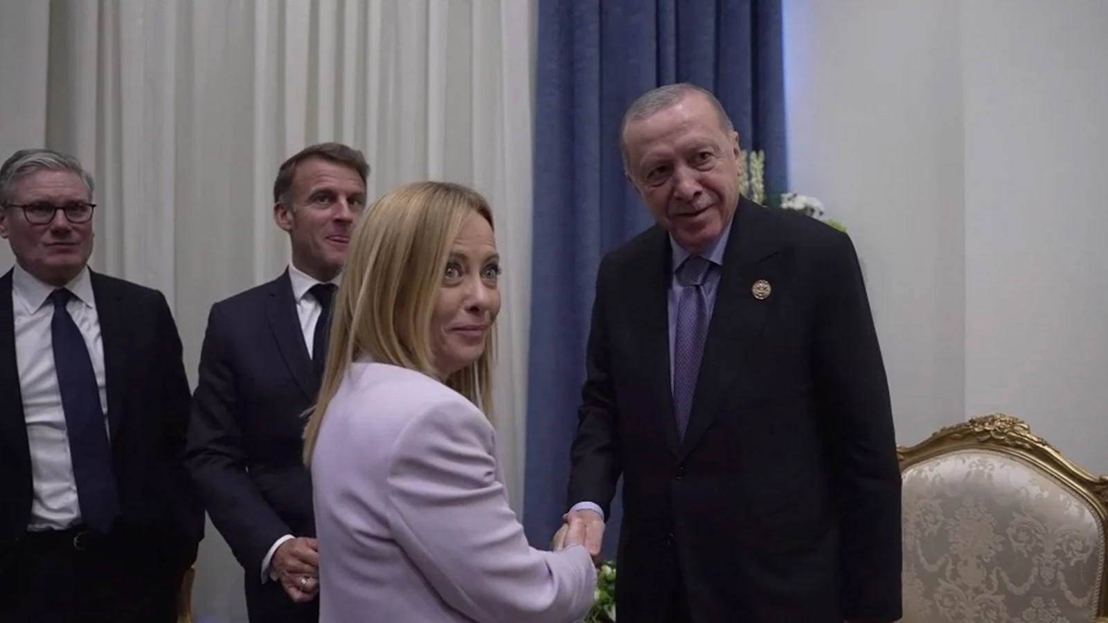 Erdoğan-Meloni arasındaki sigara diyaloğu İtalyan medyasında