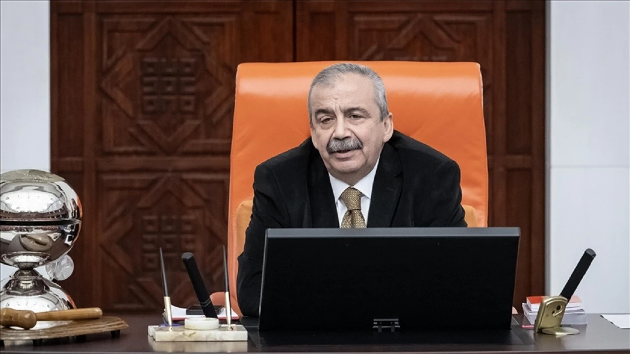 Sırrı Süreyya Önder kimdir? Sırrı Süreyya Önder neden öldü? Kaç yaşındaydı?