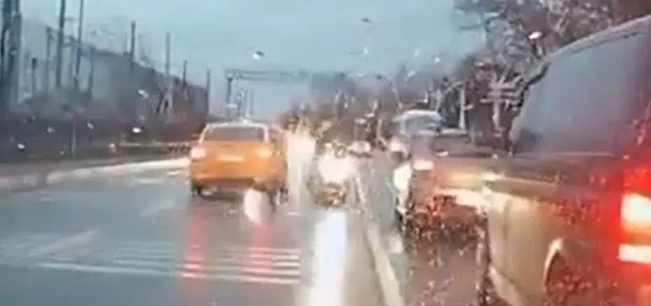 Trafikte terör estiren sürücü yakalandı. Ehliyetine el konuldu