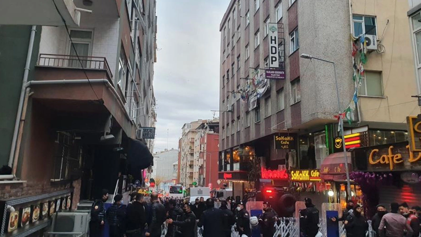 Bahçelievler'de HDP ilçe binasına silahla giren sanığın yargılandığı davada karar çıktı