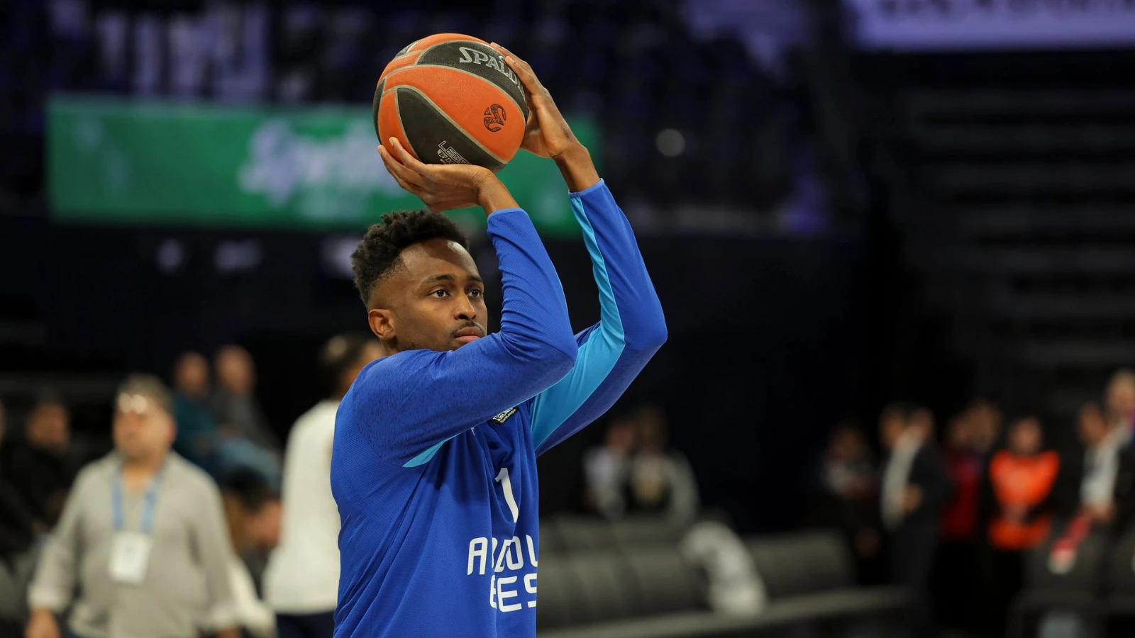 Anadolu Efes'te büyük şanssızlık: Beaubois 6 hafta yok