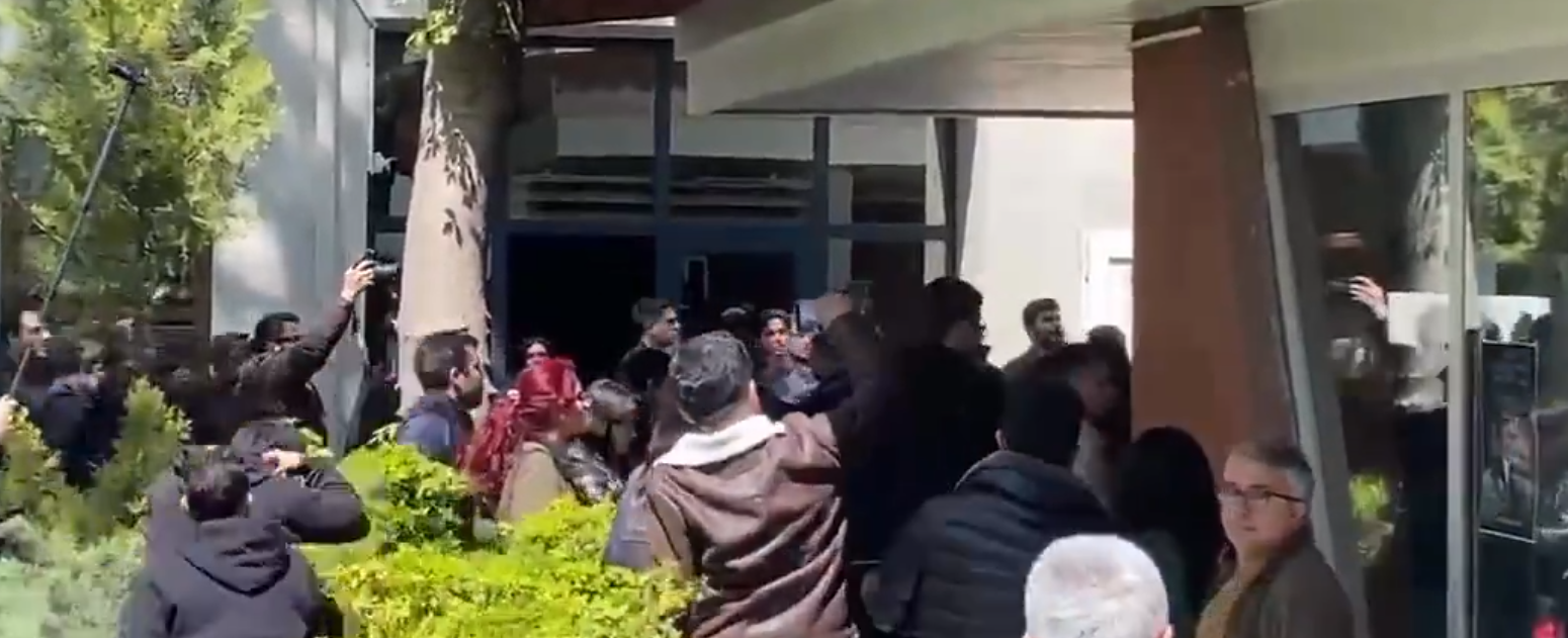 Üniversitelilerin spor salonu protestosunu ülkücüler bastı