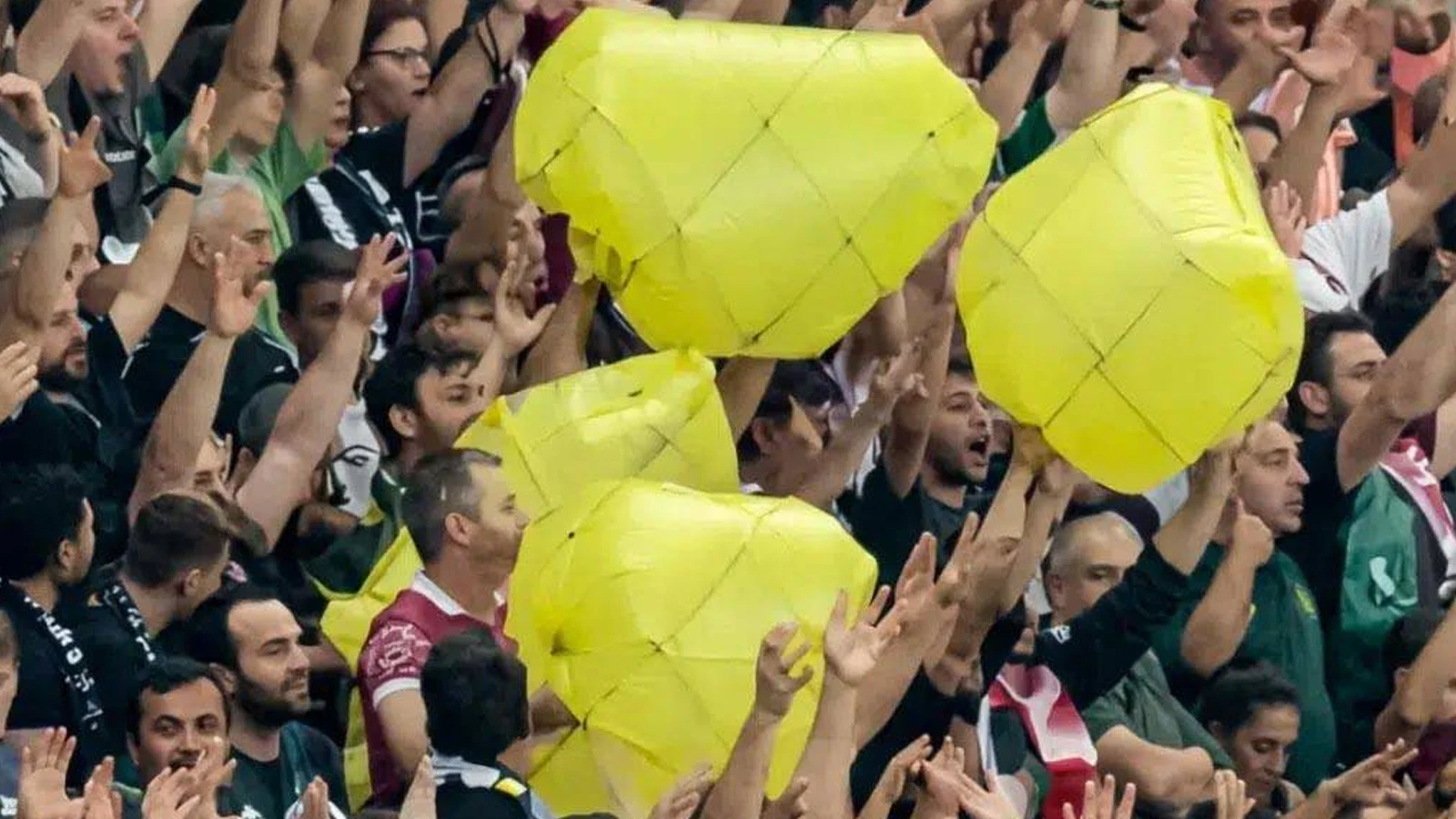 Kocaelispor-Amedspor karşılaşmasındaki 'sarı poşet' görüntülerine gözaltı kararı