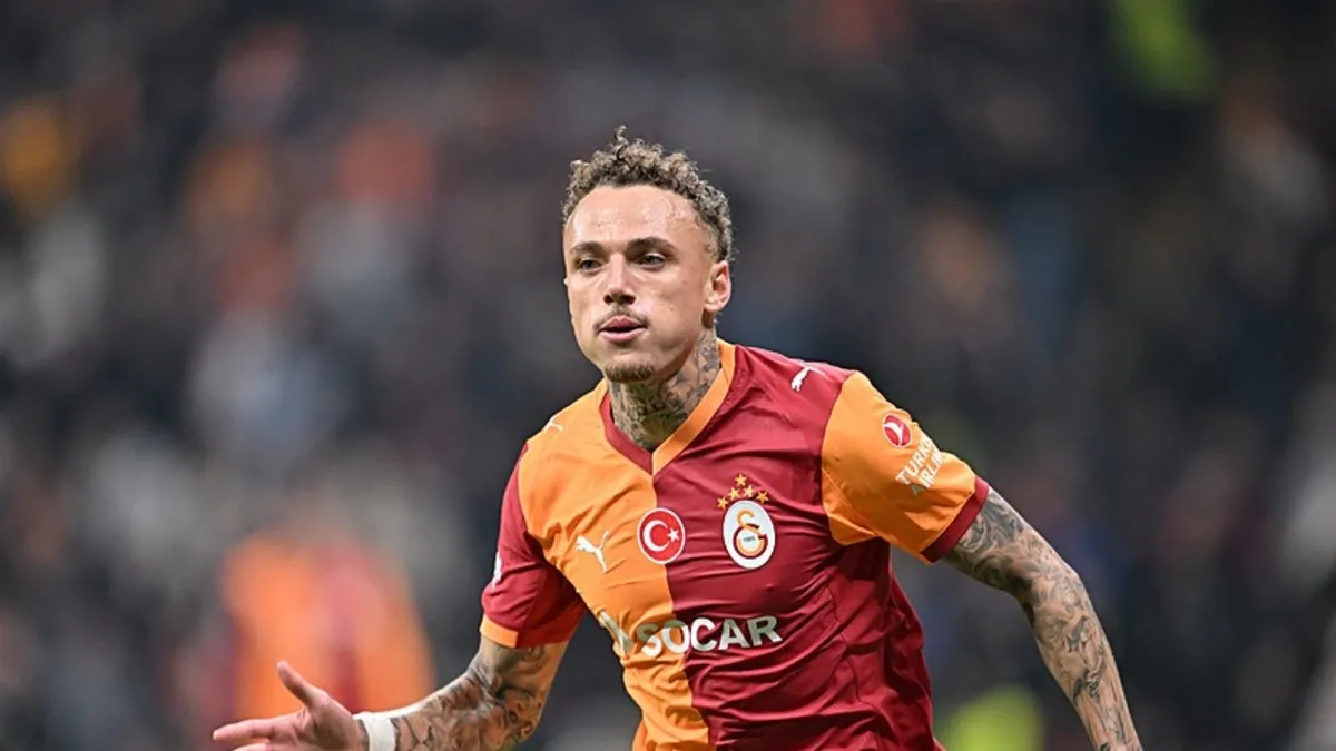 Galatasaray'da Noa Lang formasını camiye bağışladı