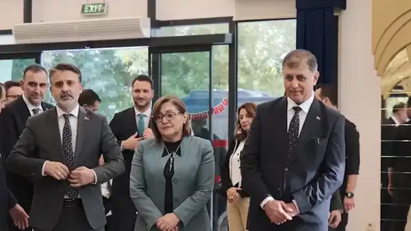 AKP'li Cemil Tugay, Gaziantep’te Fatma Şahin'le 'Sosyal Belediyecilik' Projelerini İnceledi