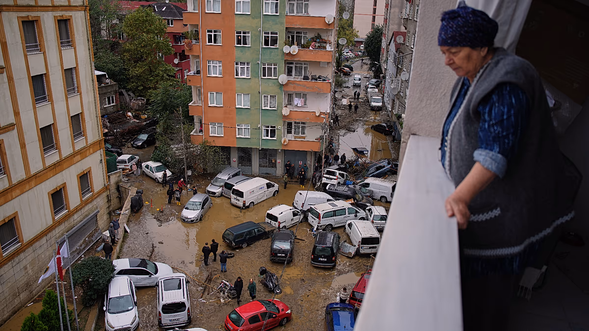 İstanbul'da Son Yılların En Şiddetli Yağışları Yıkıma Yol Açtı