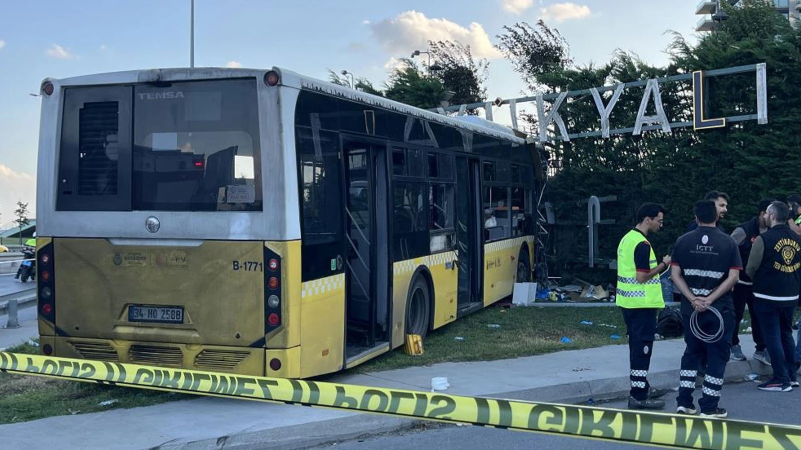Zeytinburnu’nda İETT kazası: Ölü sayısı 3’e yükseldi