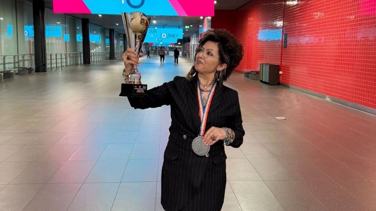 Denizlili kadın kuaförü, İngiltere’de Dünya 2.’si oldu