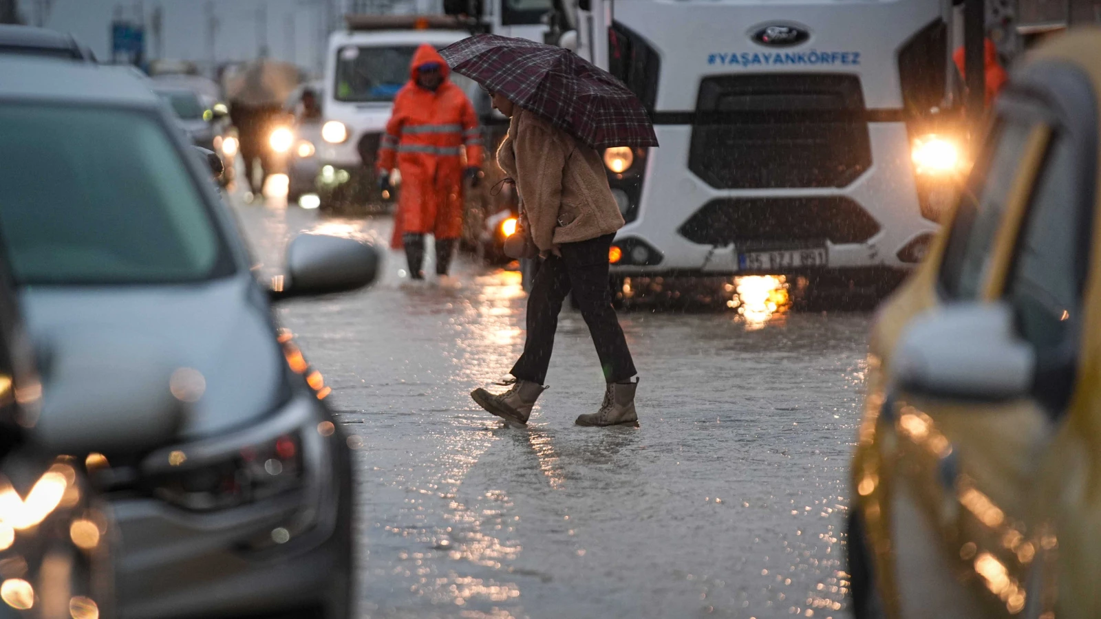 Meteoroloji'den 81 il için sağanak alarmı!
