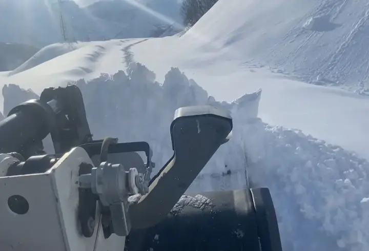 Tunceli’de kar kalınlığı 2 metreyi aştı, 27 köy yolu kapalı