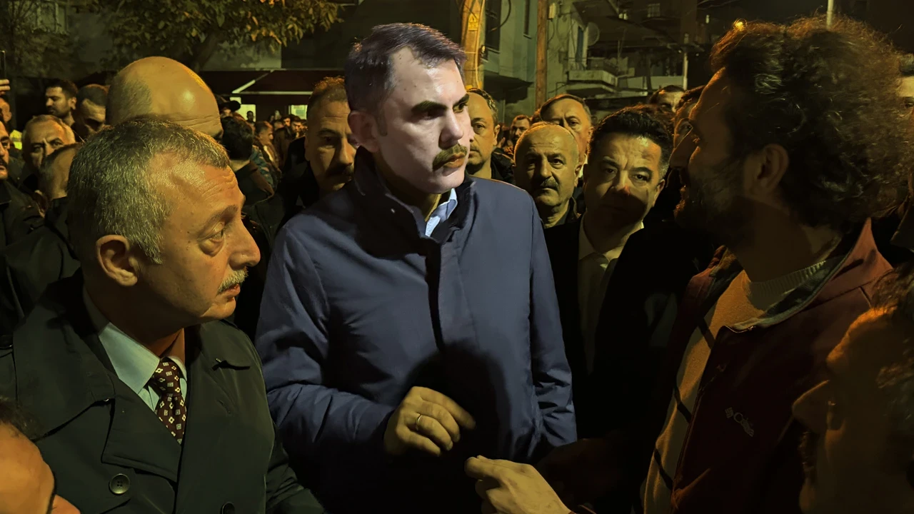 Bakan Kurum  olay yerinde duyurdu: 16 bina tahliye edildi