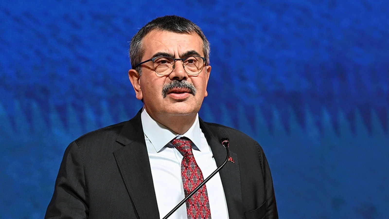 Bakan Tekin: Her türlü adım, dikkat ve özenle atılacaktır