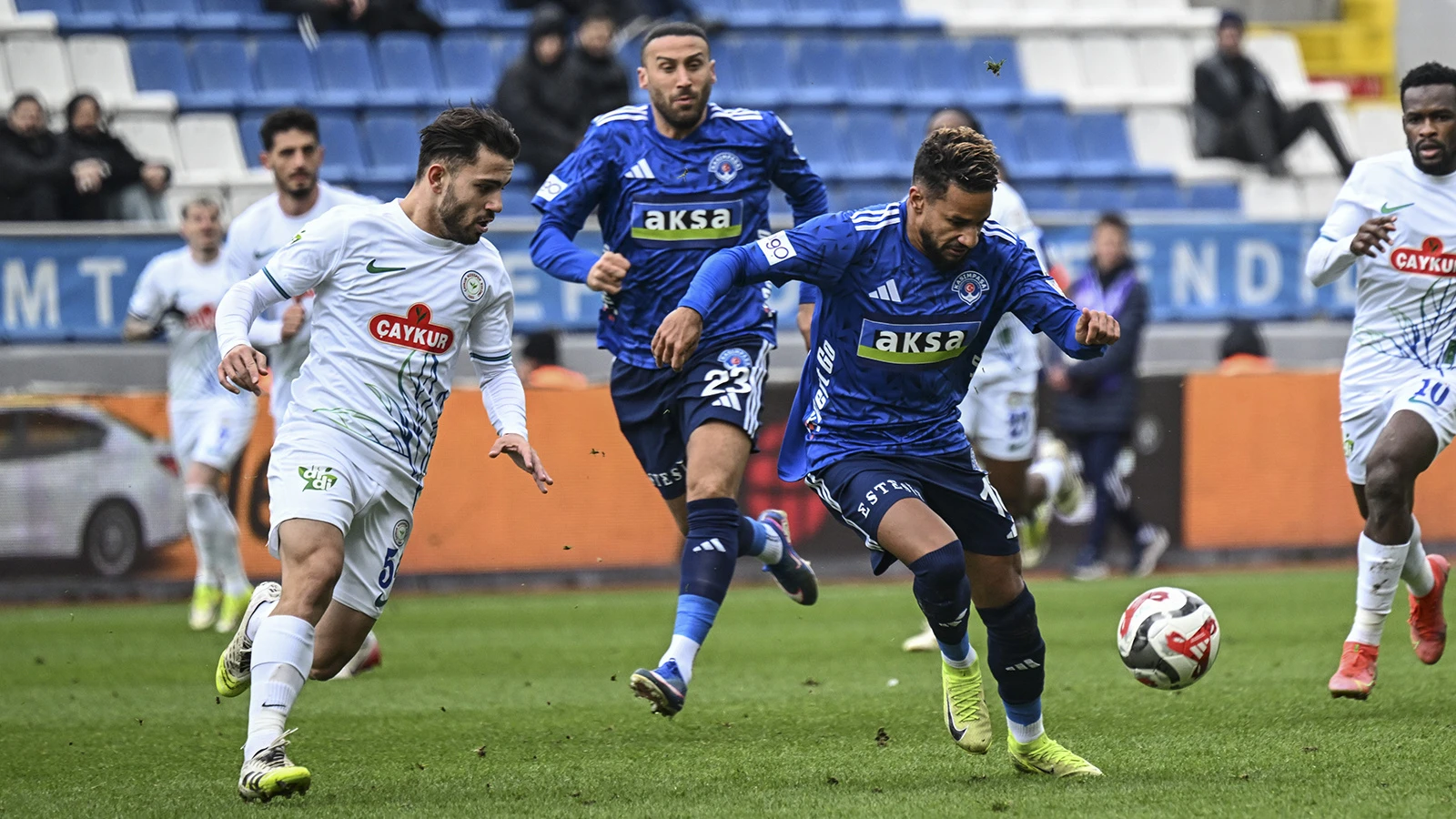 Rizespor, Kasımpaşa'yı farklı devirdi
