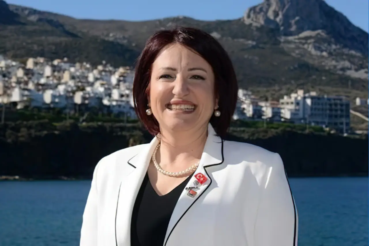 Lakabı “Yarımada’nın Has Kızı”Ymış: Karaburun Belediye Başkanı İlkay Girgin Erdoğan Kimdir?