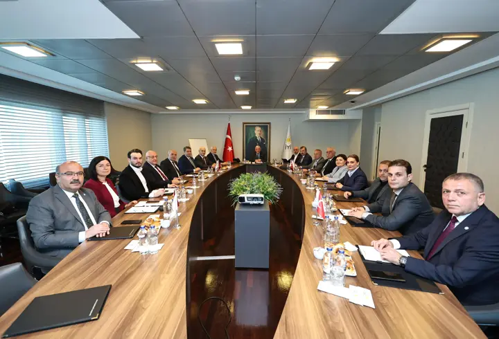 İYİ Parti Genel Başkanı Dervişoğlu, Başkanlık Divanı Üyeleriyle Bir Araya Geldi