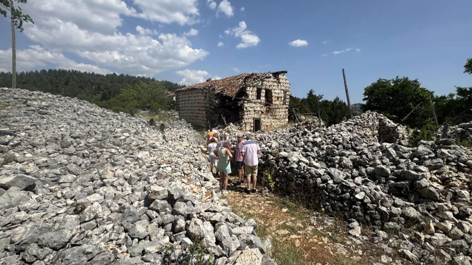 800 yıllık tarihi köye turist akını; öyle bir özelliği var ki!