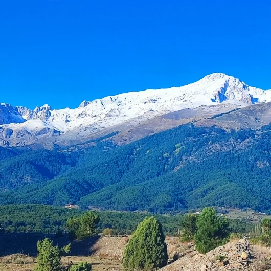 Anamas Dağı Beyaz Gelinliğini Giydi