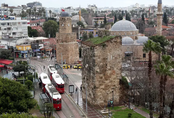 2 bin yıllık burçlara tramvay tehdidi; titreşimler yıkabilir