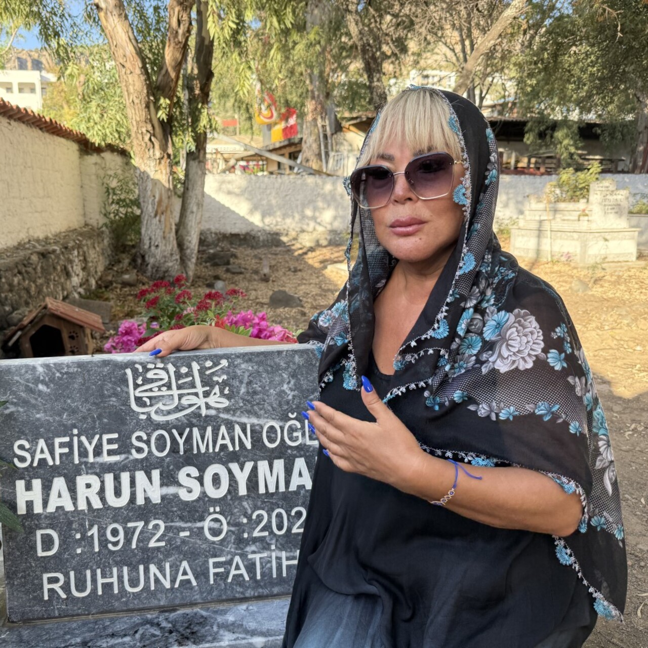 "Yüzüm gülüyor ama içim yanıyor"