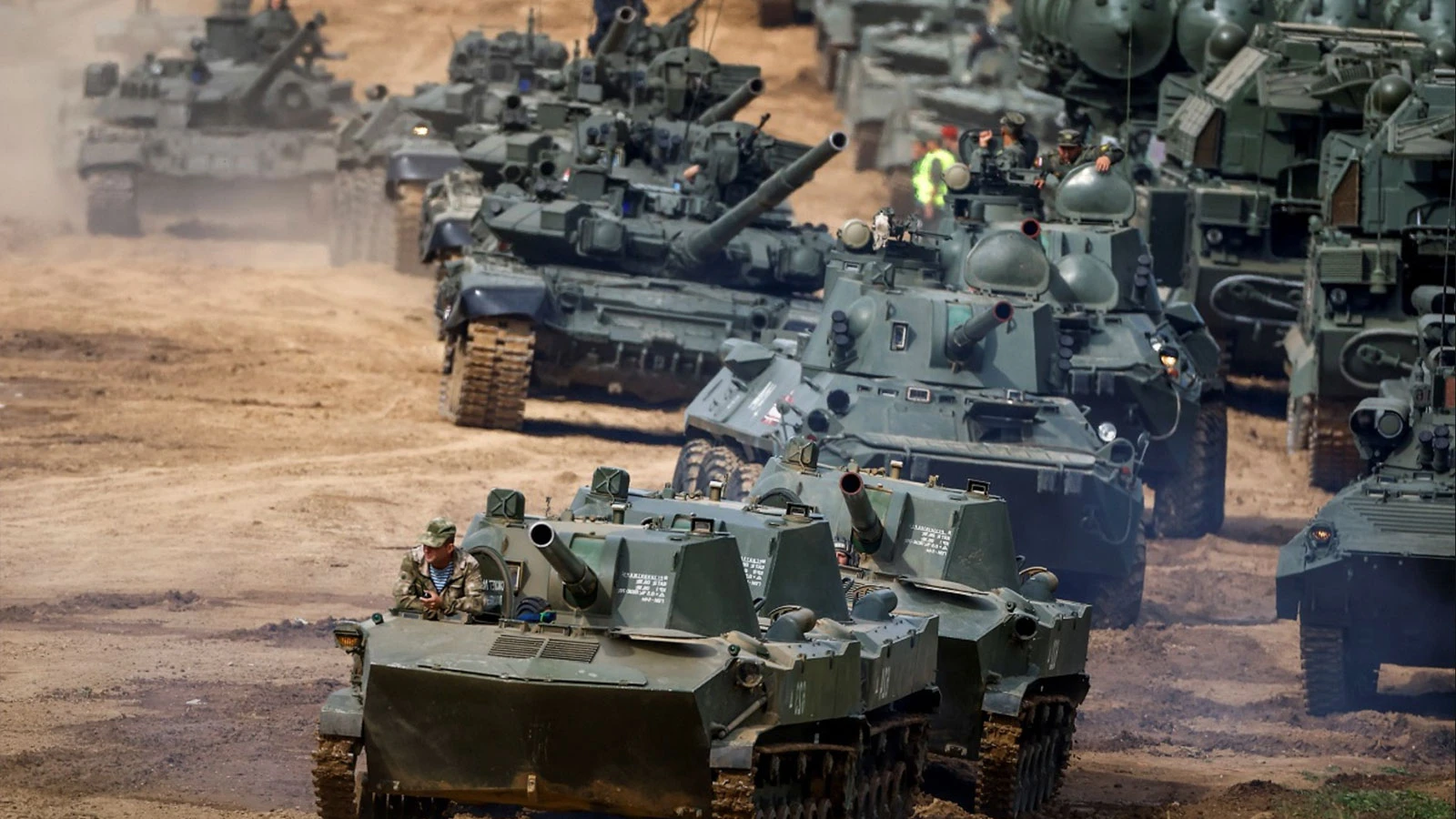 NATO'da alarm zilleri çaldı! Rusya’dan iki tatbikatlı cevap